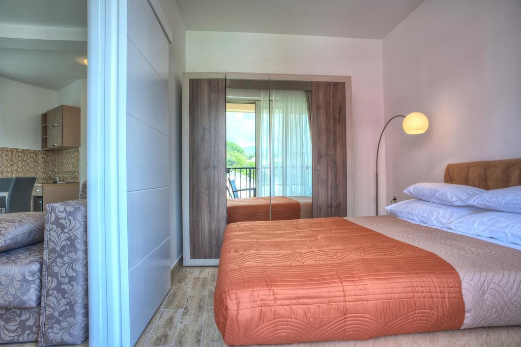 Guest House Przno Bay Свети Стефан Екстериор снимка