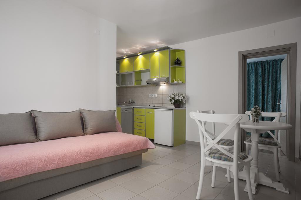 Guest House Przno Bay Свети Стефан Екстериор снимка